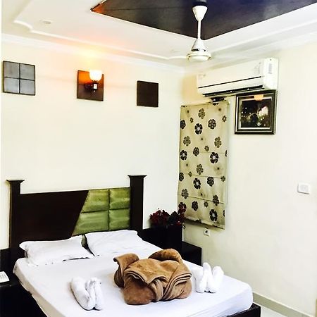 Hotel Milan Deluxe 新德里 外观 照片