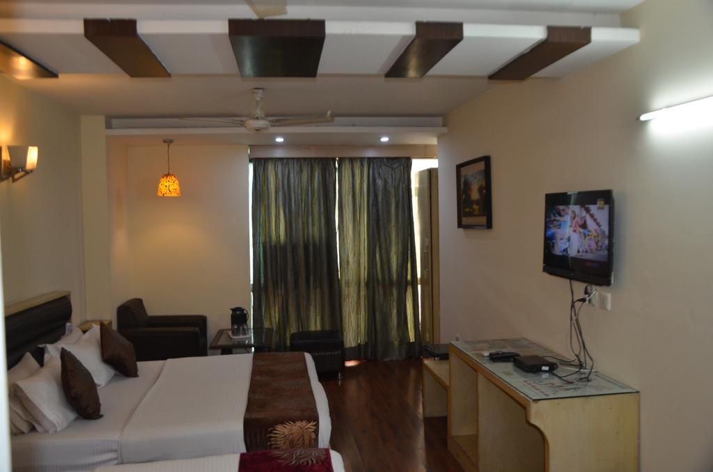 Hotel Milan Deluxe 新德里 外观 照片