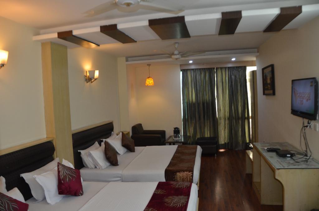 Hotel Milan Deluxe 新德里 外观 照片