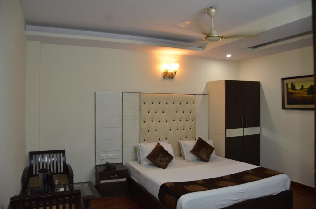 Hotel Milan Deluxe 新德里 外观 照片