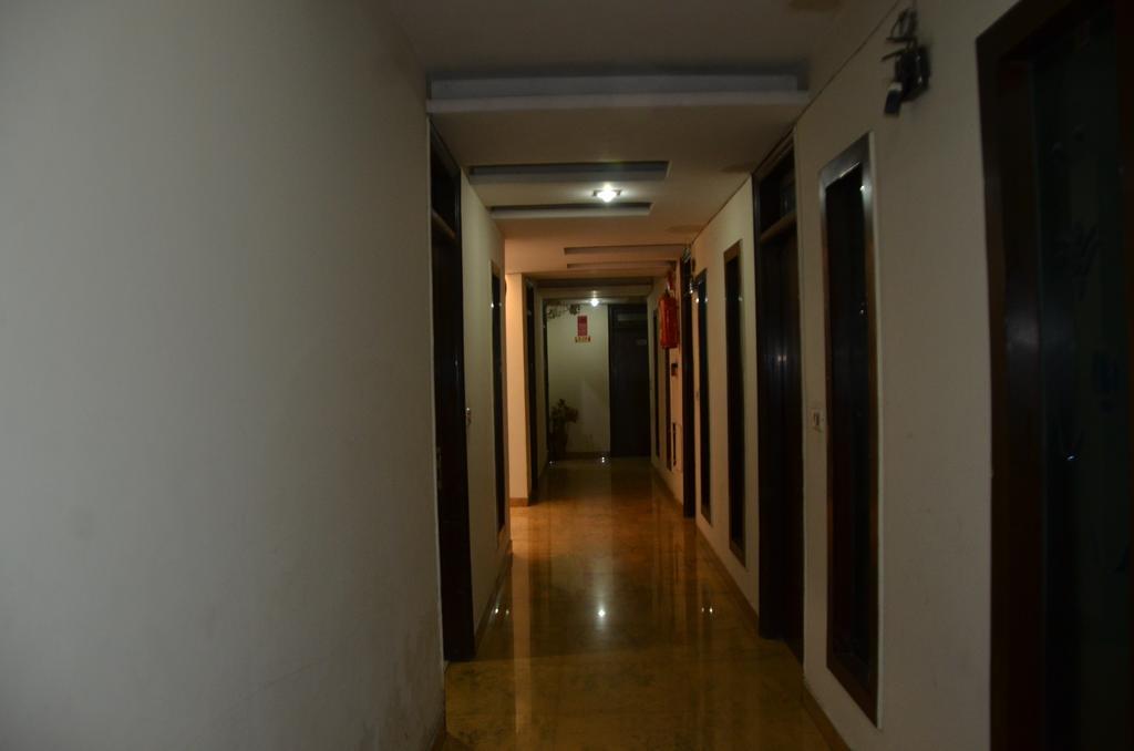 Hotel Milan Deluxe 新德里 外观 照片