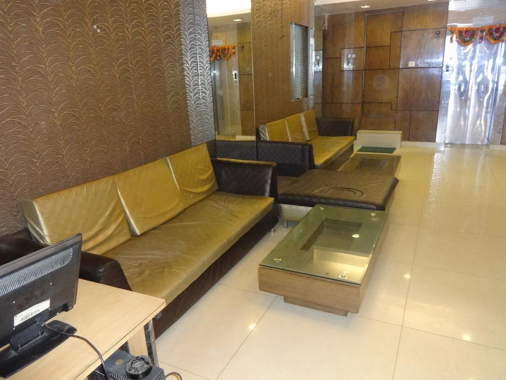 Hotel Milan Deluxe 新德里 外观 照片