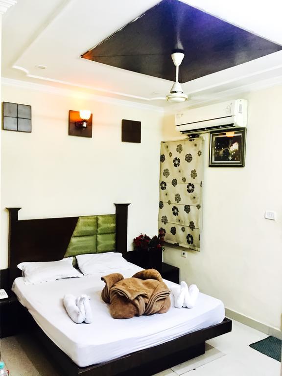 Hotel Milan Deluxe 新德里 外观 照片