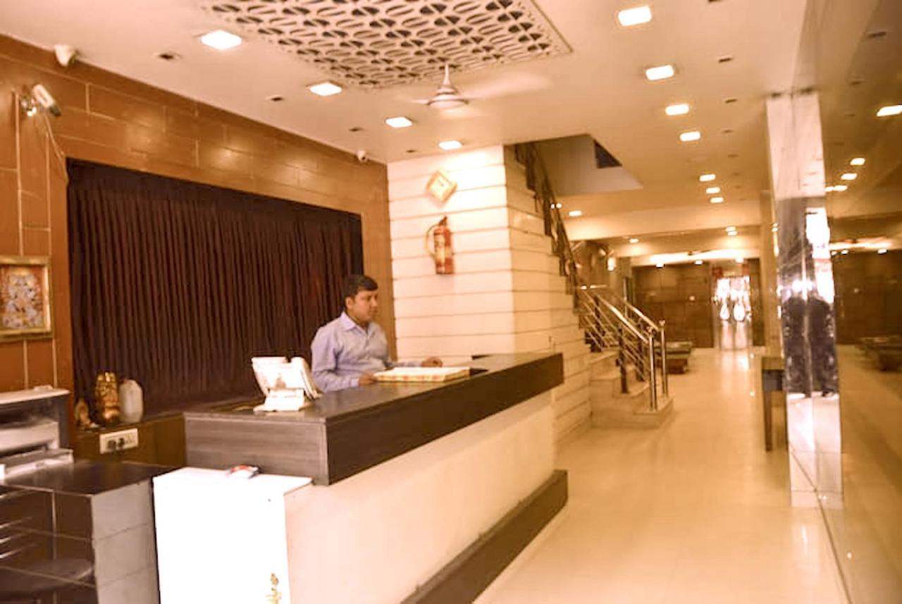 Hotel Milan Deluxe 新德里 外观 照片